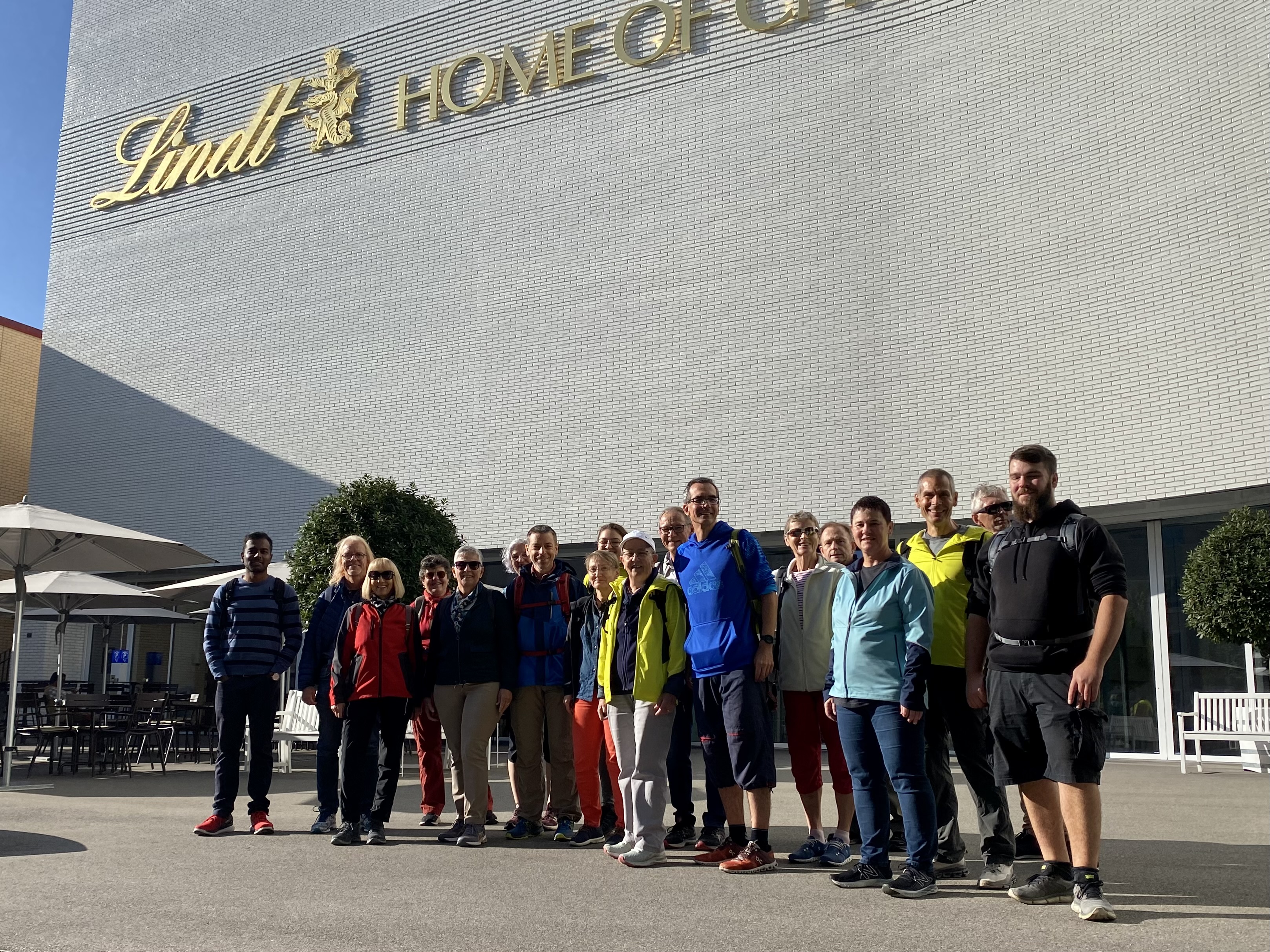 Vor dem Lindt-Museum in Kilchberg